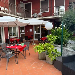 capinera-lake-garda.hotelinveneto.com/