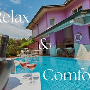 https://villa-lilla-desenzano-del-garda.it-lombardy.com